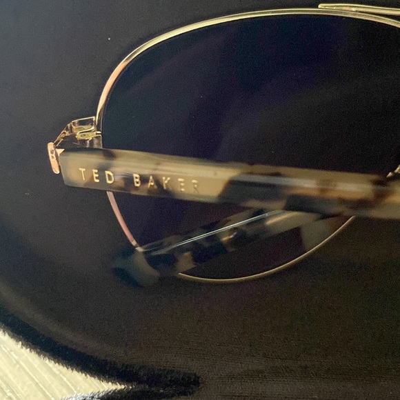 Ted Baker TB130 - Size: 57-14-135mm (eye-bridge-temple) - Picture 2 of 3